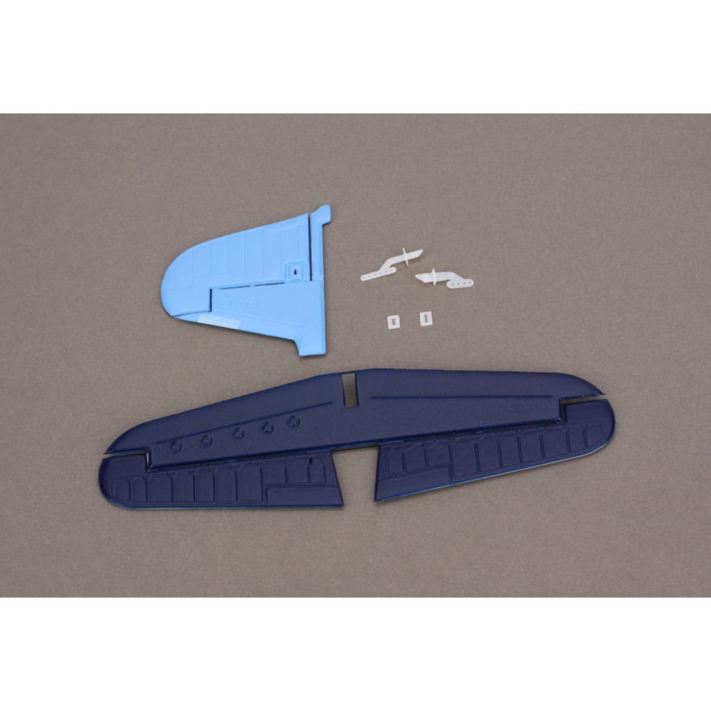 UM F4U Corsair  -empenages complets - HORIZON HOBBY - R&eacute;f&eacute;rence: PKZU1625