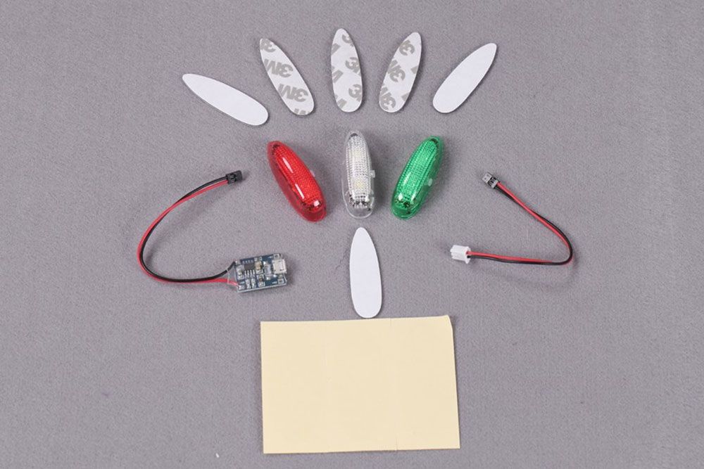 KIT DE 3 LUMI&Egrave;RES LEDS AUTONOMES (ROUGE/VERT/BLANC) FMS EASYLIGHT V2