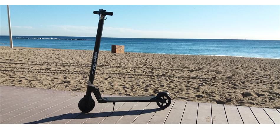 Trottinette &eacute;lectrique pliable - E-Scooter Lightned - NINCO - NH33005